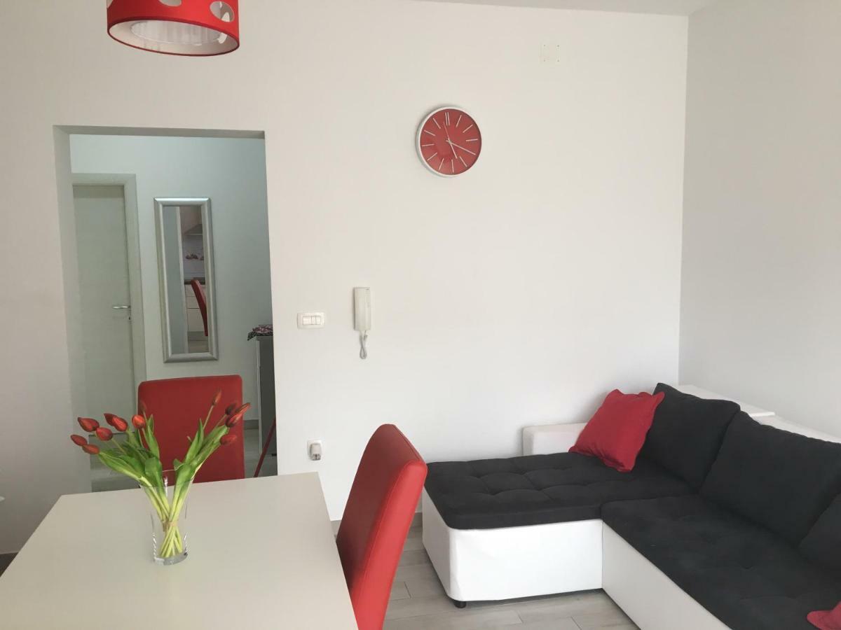 Apartment Vedran Каштела Экстерьер фото