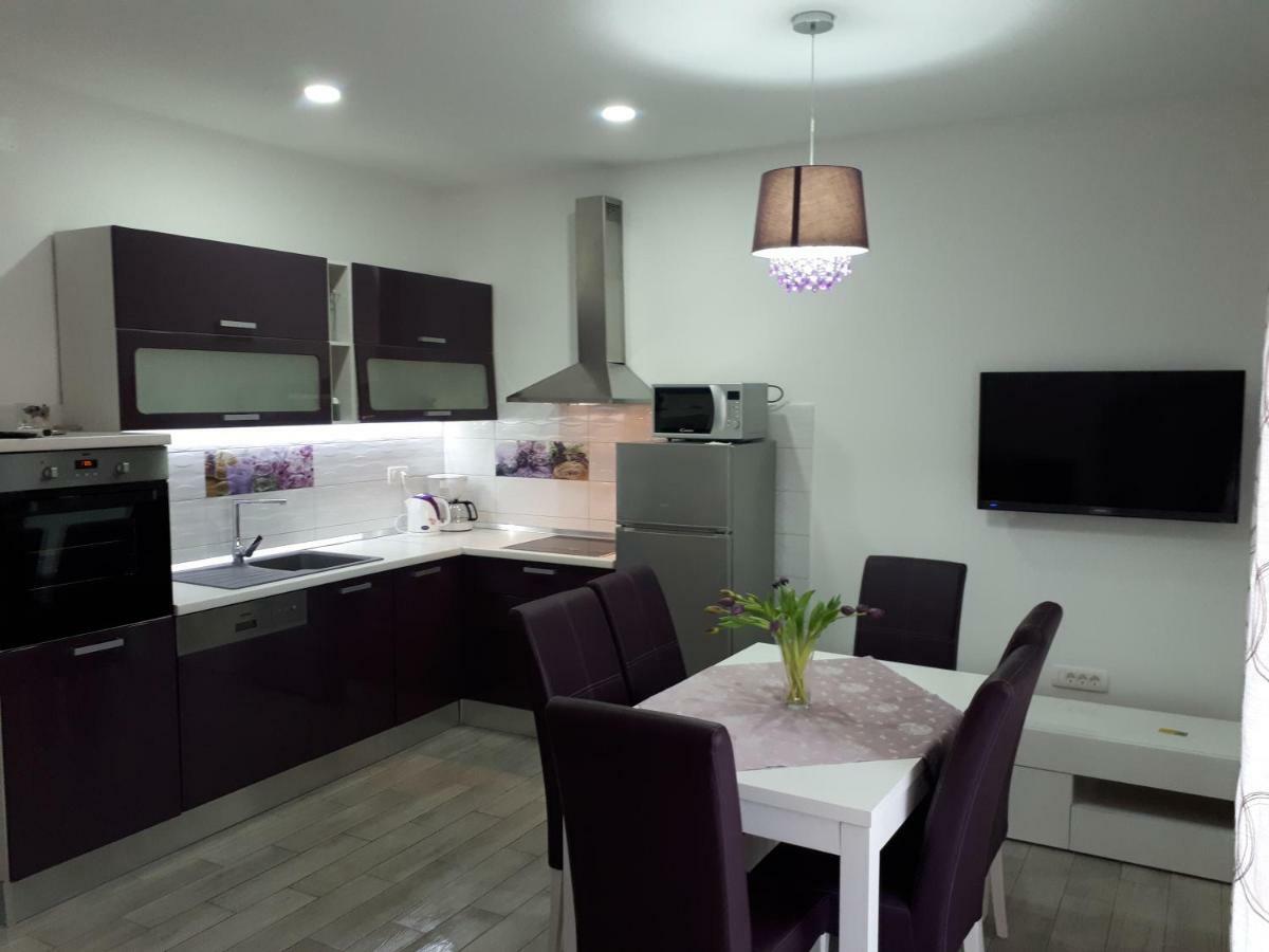 Apartment Vedran Каштела Экстерьер фото