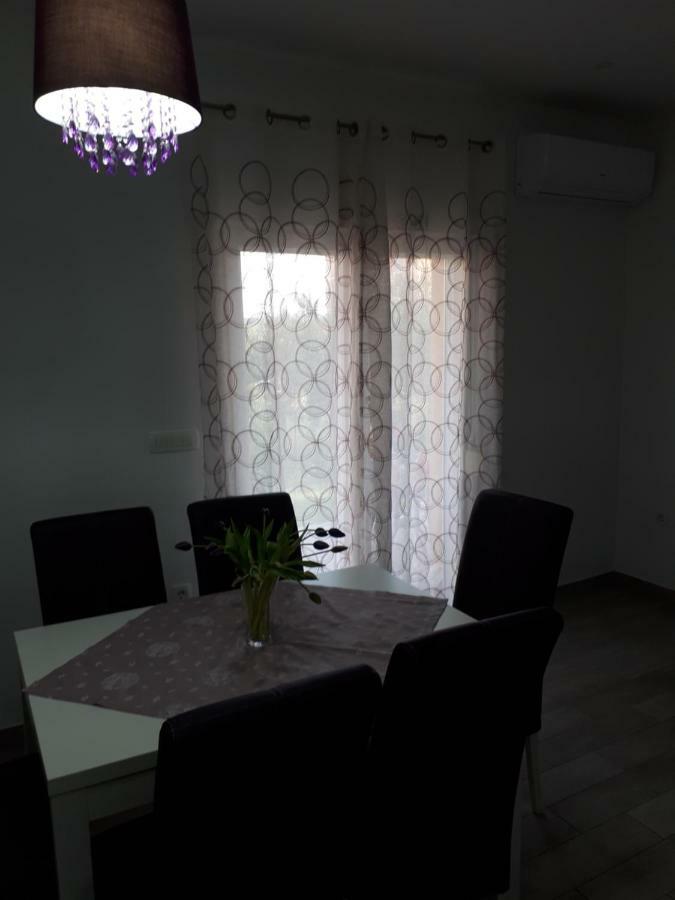 Apartment Vedran Каштела Экстерьер фото